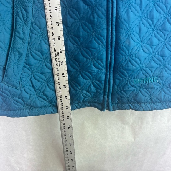 Berne Vest size medium Fleece Lined Zip Pockets - Picture 4 of 8